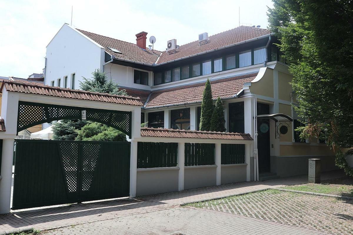 Szlovák Panzió Hotel Bekescsaba Exterior foto