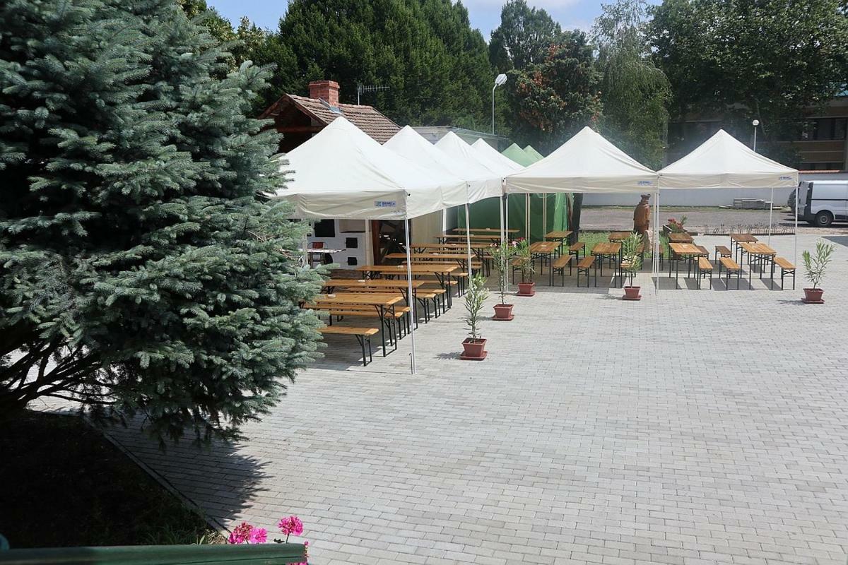 Szlovák Panzió Hotel Bekescsaba Exterior foto